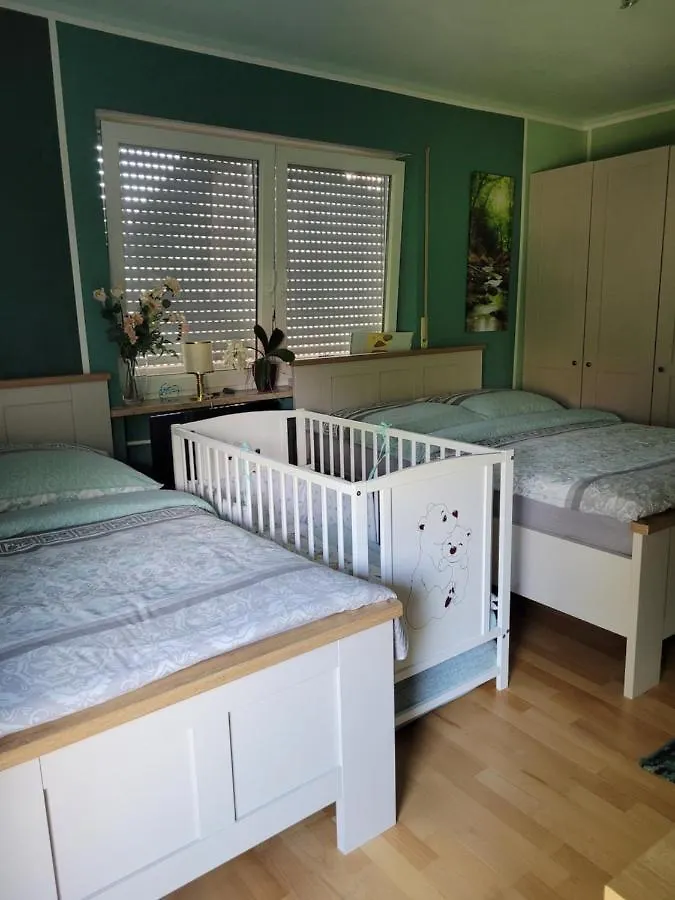 Privatunterkunft Ferienwohnung Südländische Flair Neubiberg