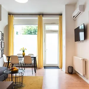 https://jv-kudamm-2-br-style-apartment-a-crain-shower.find-berlin-hotels.com